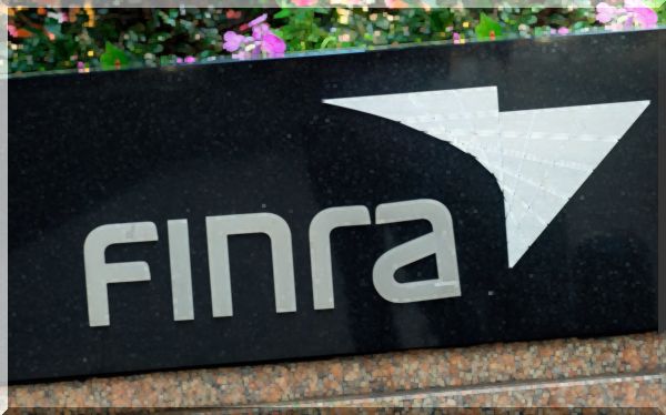 банківська справа : Чим відрізняється FINRA від SEC?